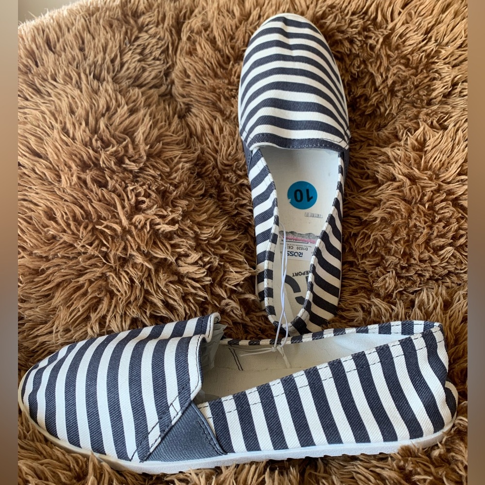 Slip on flats